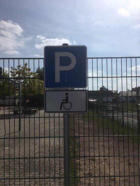 Behindertenparkplatz | Deutsche Weinstraße