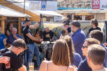 Der Literarische Frühschoppen am Wurstmarkt-Montag