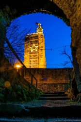 Burgturm Morgendämmerung (© Volker Fleckser)